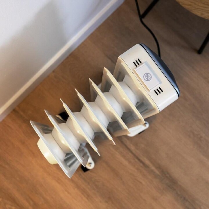 Cecotec ReadyWarm 7000 Space, Radiateur à huile avec 7 ailettes et gestion de la température, blanc