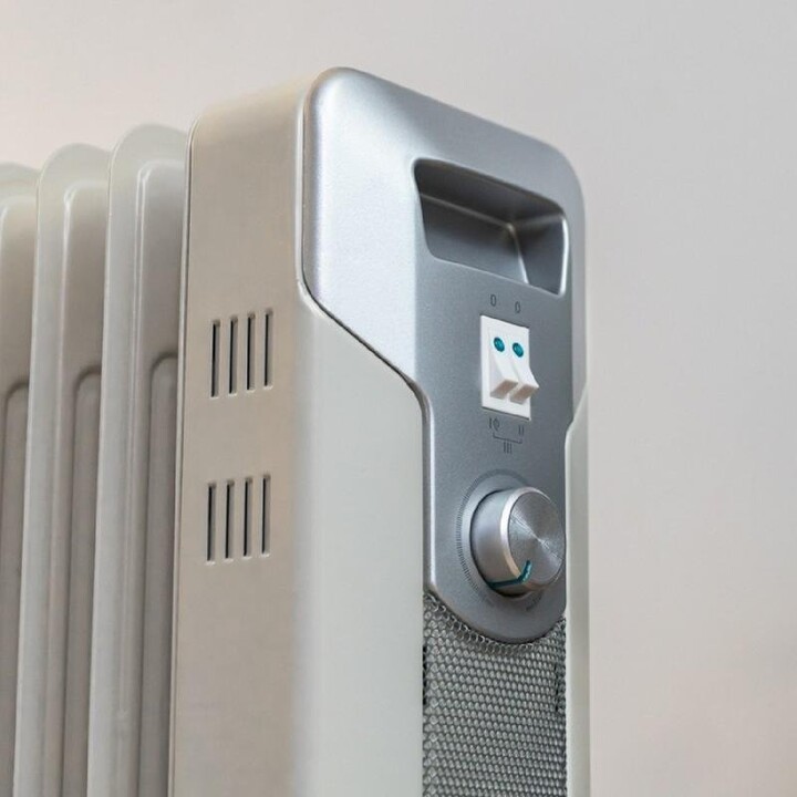 Cecotec ReadyWarm 7000 Space, Radiateur à huile avec 7 ailettes et gestion de la température, blanc