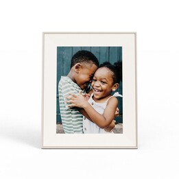 Marco de fotos digital Aura Frames AF215-MWHT Aspen de 29,97 cm (11,8") - blanco