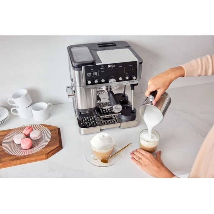 Ninja ES701EU semi-automatic coffee machine, 2 liters, 14 bars, with integrated grinder and milk frother