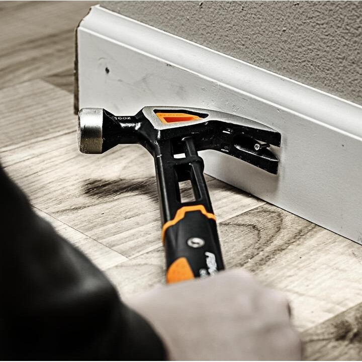 Fiskars 1027202, Martello da carpentiere taglia M, design ergonomico bilanciato, nero/arancio