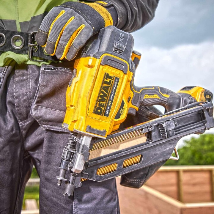 DEWALT DCN930N-XJ - 18V XR Brushless Framing Nailer, Battery/Charger Not Included