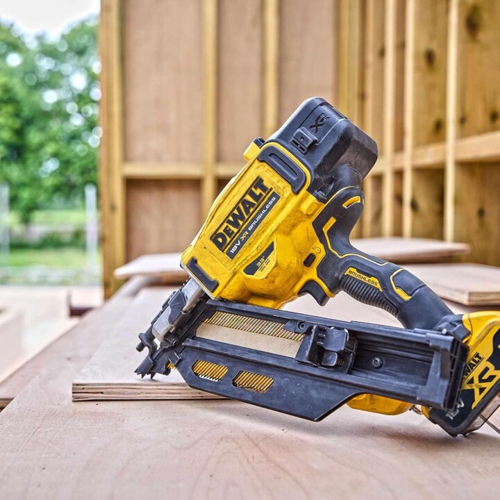 DEWALT DCN930N-XJ - 18V XR Brushless Framing Nailer, Battery/Charger Not Included