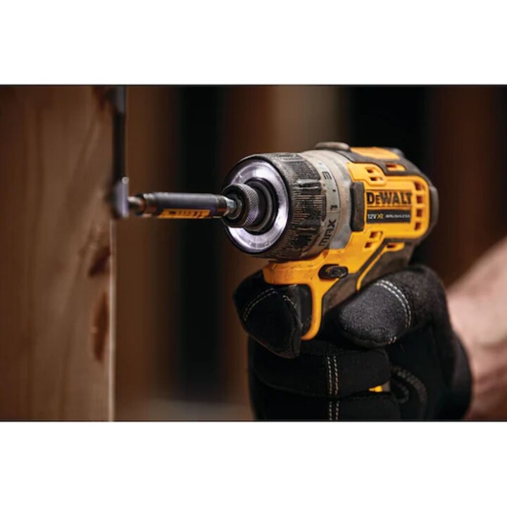 Aparafusadora sem escovas DeWALT XR 12V sem carregador/bateria