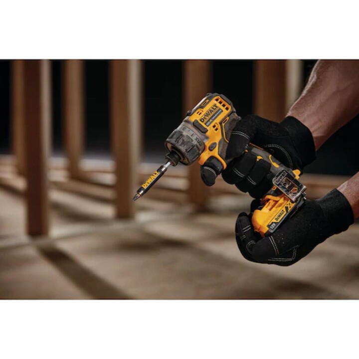 Aparafusadora sem escovas DeWALT XR 12V sem carregador/bateria