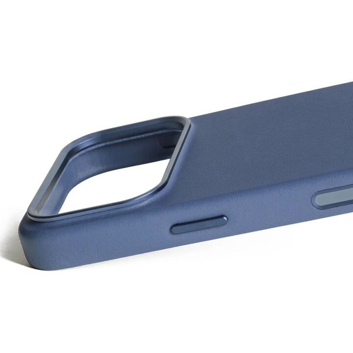 Mujjo Leather Case for iPhone 17 Pro – Compatible with MagSafe, Responsive Buttons – Monaco Blue