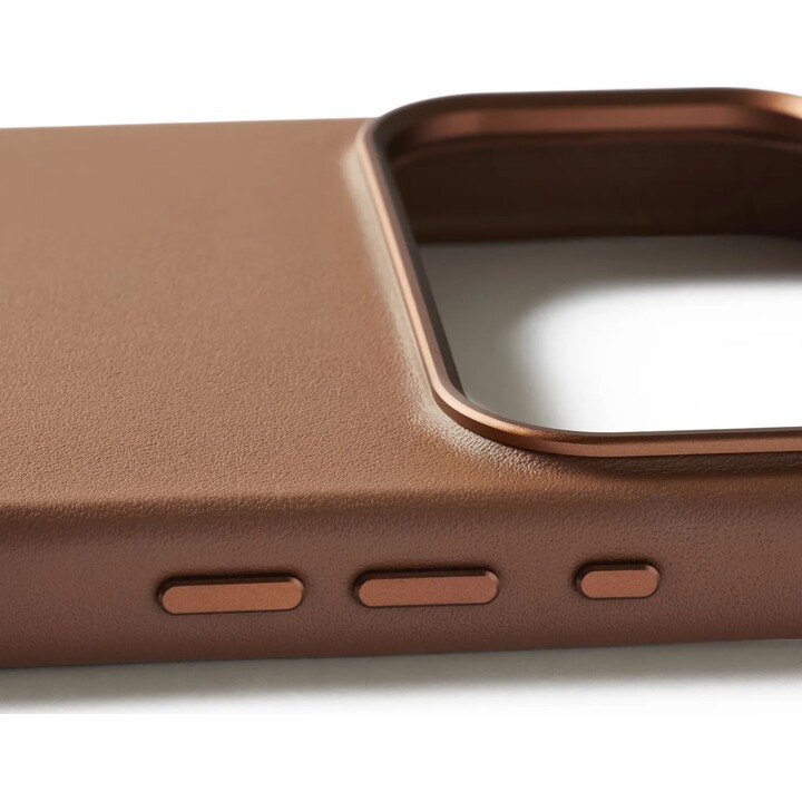 Mujjo Leather Case for iPhone 17 Pro Max – MagSafe Compatible – Protective Fit – Light Brown