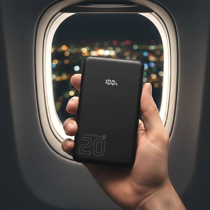 20,000 mAh external battery, 1 USB port, 2 USB-C ports, 20 W, QC4+, LCD screen, black color.