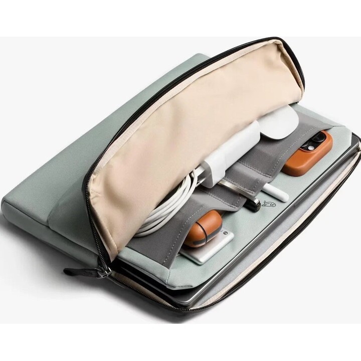 Capa para laptop Bellroy de 16 polegadas: capa para laptop de 16 polegadas com bolsos para acessórios móveis (Eucalipto)