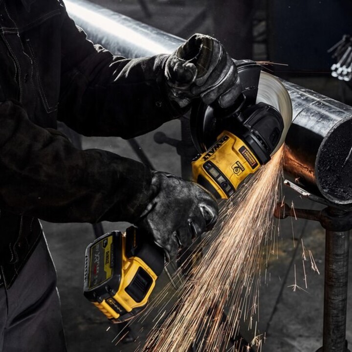 Esmerilhadeira angular DeWALT DCG440N-XJ de 18 cm e 2,6 kg