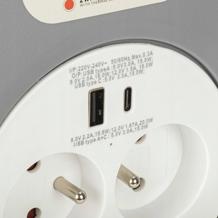 Montis Home Extension Cord with USB 10m MT188 2 AC Plugs