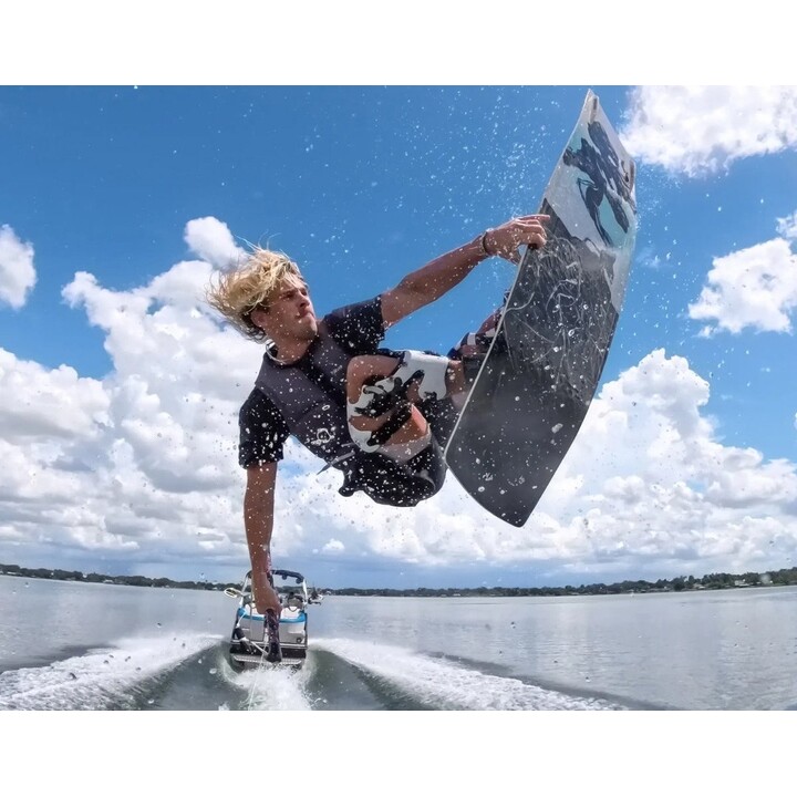 Insta360 Ace Pro 2 Actionsport-Kamera 50 MP 8K Ultra HD 25,4 / 1,3 mm (1 / 1.3") WLAN 177,7 g