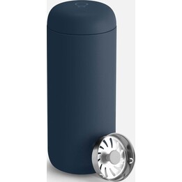 Taza térmica Carter Move Mug Fellow de 473 ml, color azul marino.