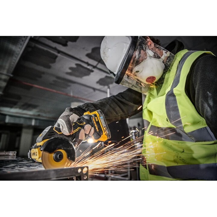 DEWALT DCS438E2T-QW - 18V Powerstack Multi-Material Cutter, 76mm Blade Diameter, Brushless Motor, M10