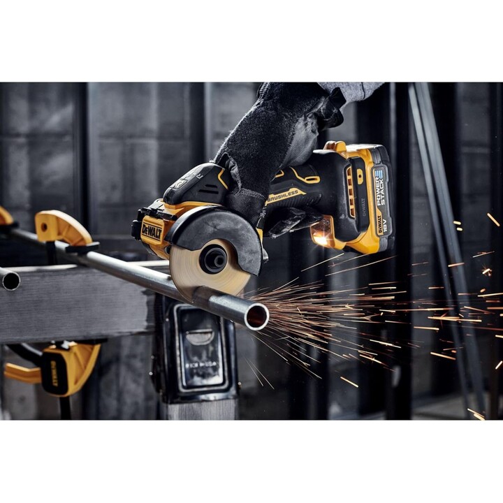 DEWALT DCS438E2T-QW - 18V Powerstack Multi-Material Cutter, 76mm Blade Diameter, Brushless Motor, M10