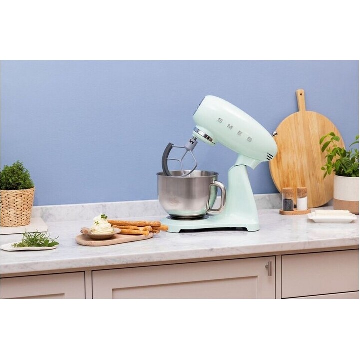 Smeg Küchenmaschine im 50er-Jahre-Stil, pastellgrün, SMF05PGEU