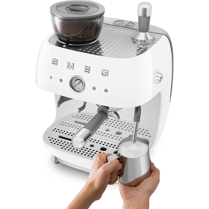 Machine à expresso manuelle avec moulin intégré EGF03WHEU