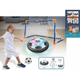 Madej: Ein schwebender Fußball vor einem Tor
