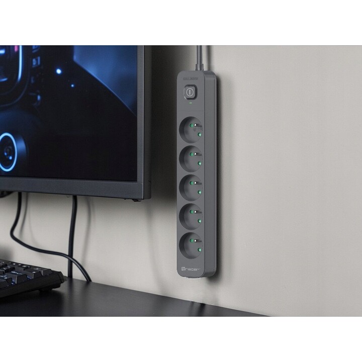 TRACER TRALIS47813 (1.5 m) Black Power Strip