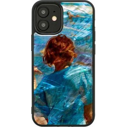 Funda iKins para Apple iPhone 12 mini con diseño infantil en la playa.
