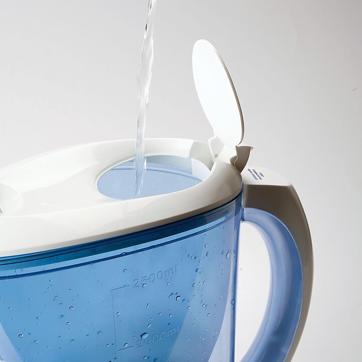Jata JH01 2,5-Liter-Wasserfilterkanne mit Ionenfilter, reduziert Chlor, Kalk und Verunreinigungen, Wechselanzeige, kühlschrankge