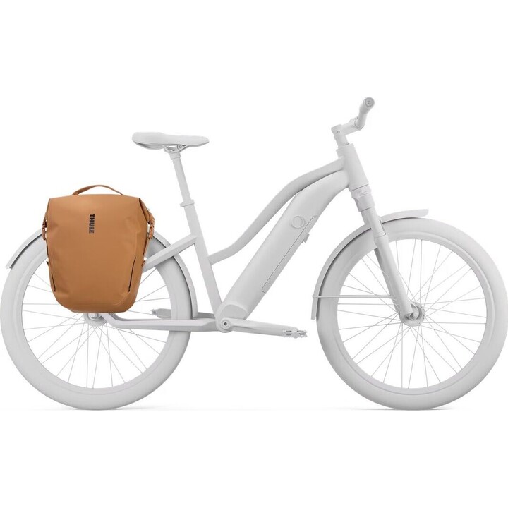 Borsa laterale Thule 5478 Shield da 22 litri con sistema di chiusura InLock, colore arancione polveroso.