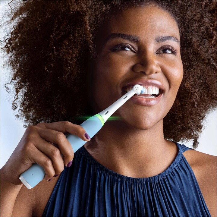 Oral-B Toothbrush Io Series 3N Ice Blue