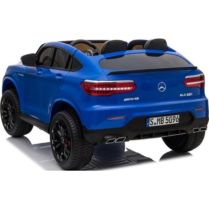 Mercedes GLC 63S MP4 de dos plazas con luces LED y batería, de color azul.