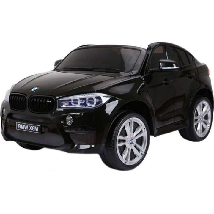 BMW X6 elettrica verniciata di nero
