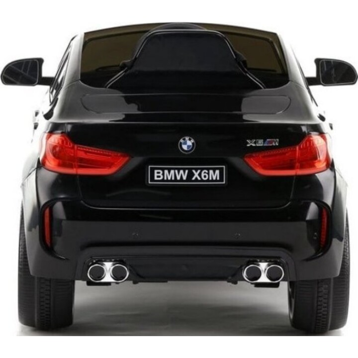 BMW X6 électrique, de couleur noire
