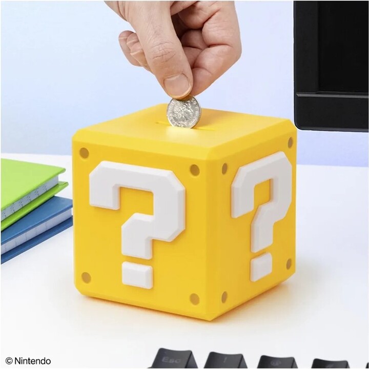 Hucha con forma de bloque de preguntas de Super Mario, de Paladone