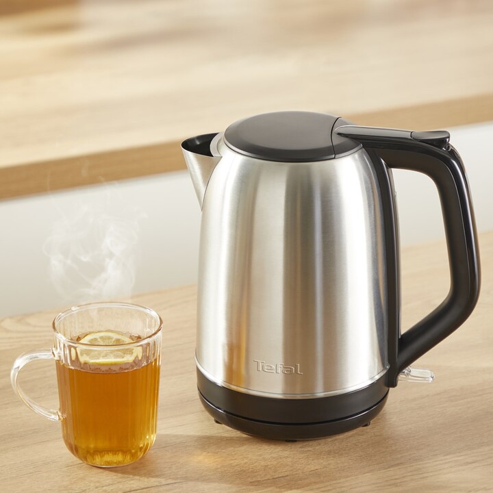Chaleira elétrica Tefal Subito KO5S0DE0, 1,7 L, 2400 W, preta, em aço inoxidável.