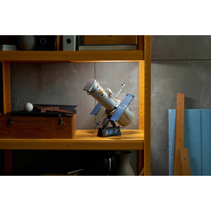 LEGO ICONS 11382 Telescopio Spaziale Hubble