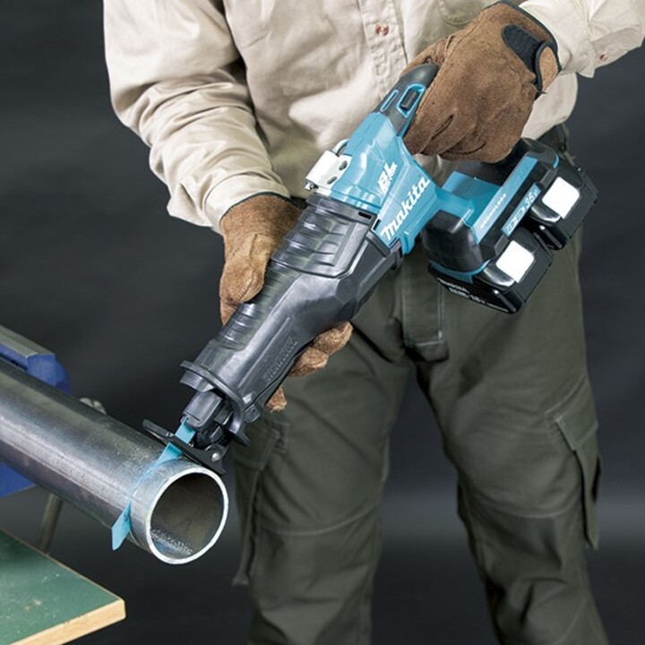 Makita DJR360Z sin categoría