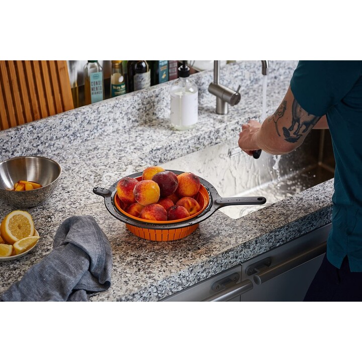 Fiskars Functional Form 1027304 Foldable Silicone Strainer Colander