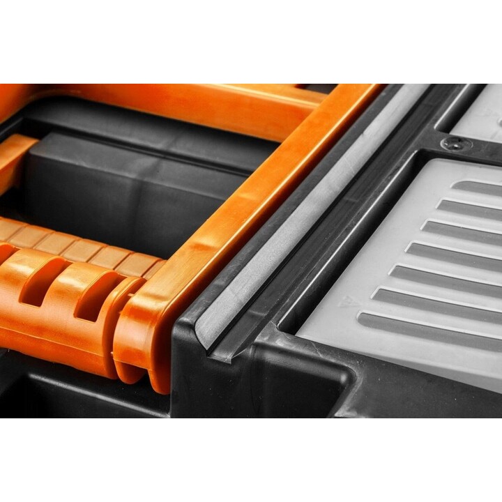 Caja de herramientas compacta y resistente con ruedas Neo Tools 84-115
