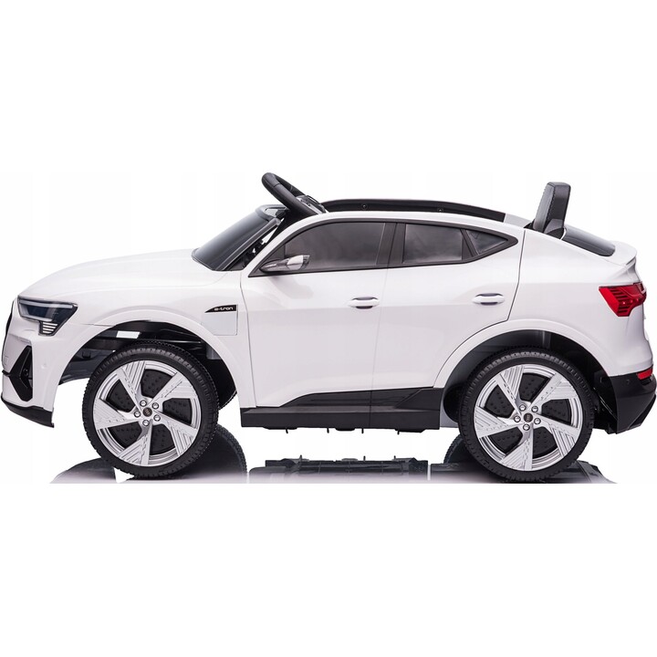 Audi E-Tron QLS-6688 Auto elettrica a pedali con luci LED bianche e lettore MP3