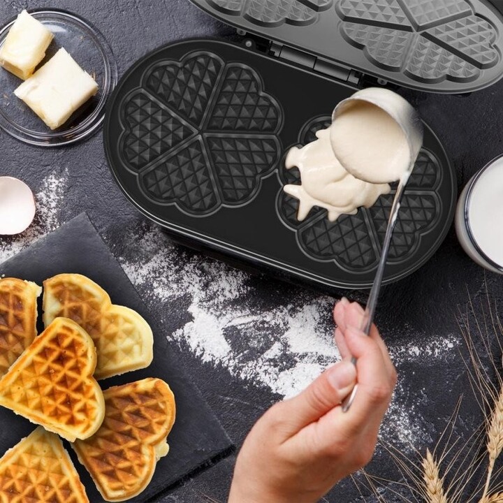 Black+Decker BXFC3200E 1400W Waffle Maker
