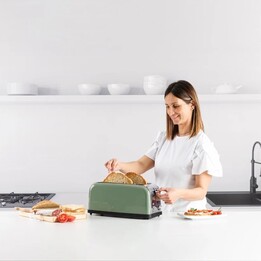 Taurus Vintage olive-colored toaster, 1500 W