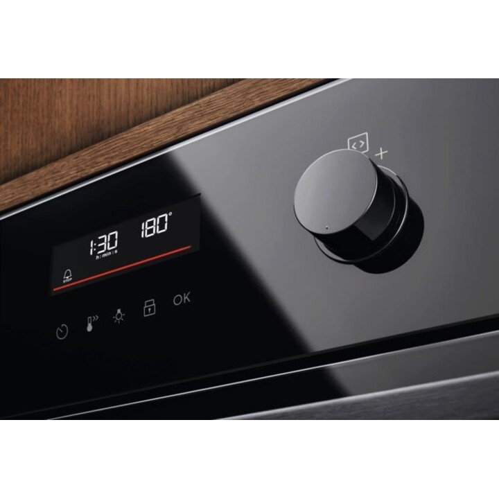Horno eléctrico ELECTROLUX LOF6P16Z de 60 l | pirólisis | convección | cierre suave | negro