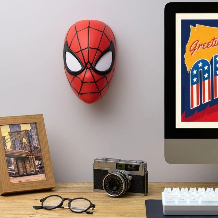 Masque Spider-Man Paladone PP11357SPMVN avec éclairage LED, 34 cm, alimentation USB/AAA
