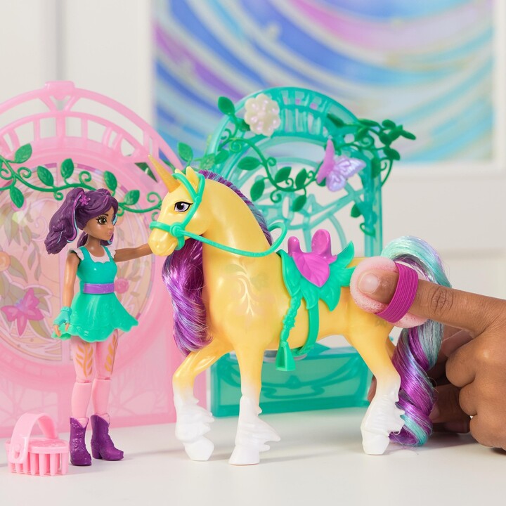 Unicorn Academy - Set da gioco con bancarella Ava e Leaf