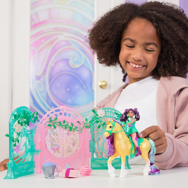Unicorn Academy Ava & Leaf Stall Playset