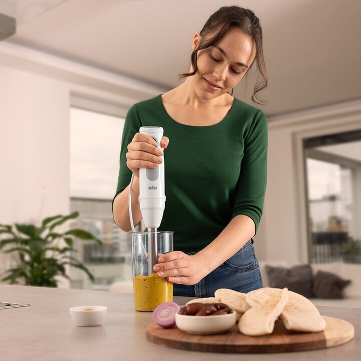 Liquidificador de mão Braun MQ50001M, 1000 W, 21 velocidades, com copo medidor de 600 ml, branco.