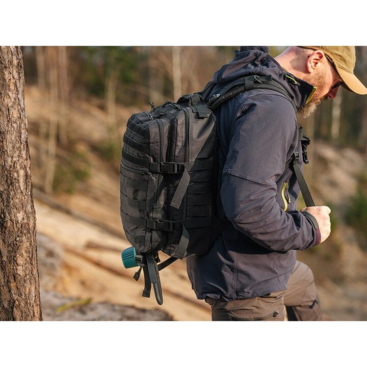 Tracer Evo 16" 25L Black Hiking Backpack