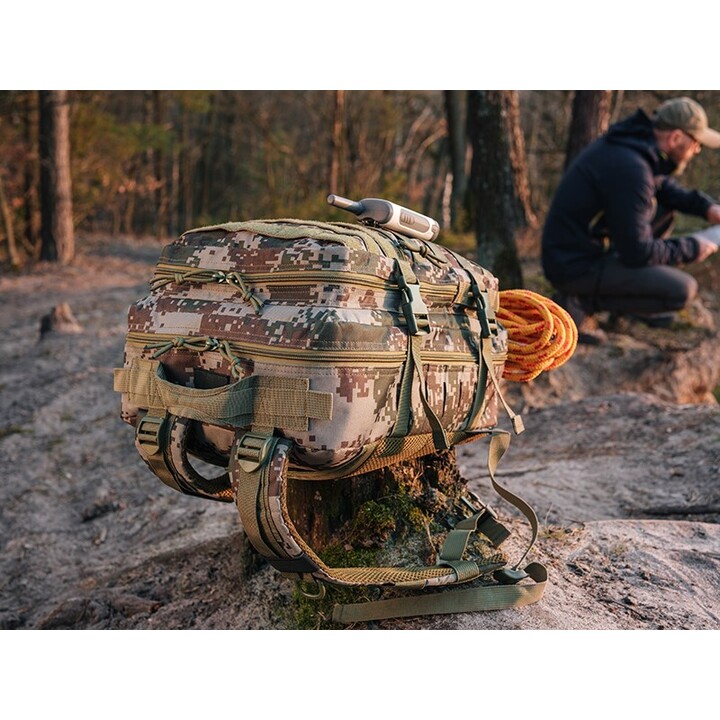 Tracer Evo 16" 25L Camouflage Hiking Backpack