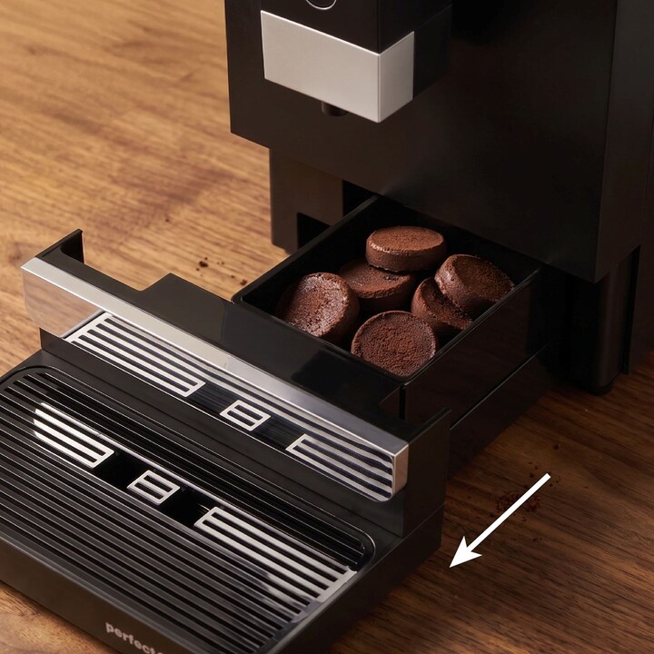 Macchina da caffè a pressione automatica Eldom ECA10, 7 programmi.