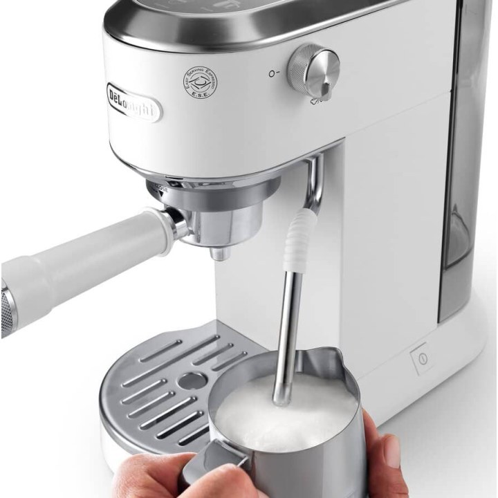 Macchina per caffè espresso DeLonghi EC890.WI con montalatte, bianca