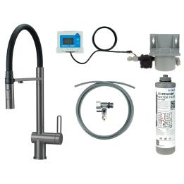 Rubinetto da cucina con kit di filtraggio dell'acqua e beccuccio flessibile.