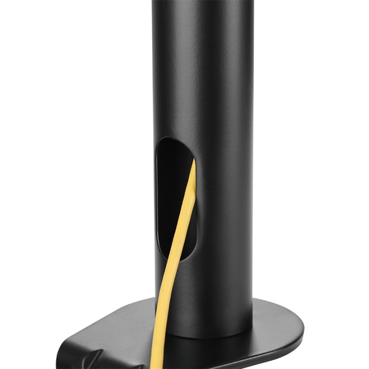 Suporte triplo para monitores de 17 a 27 polegadas, com capacidade de 7 kg por braço.